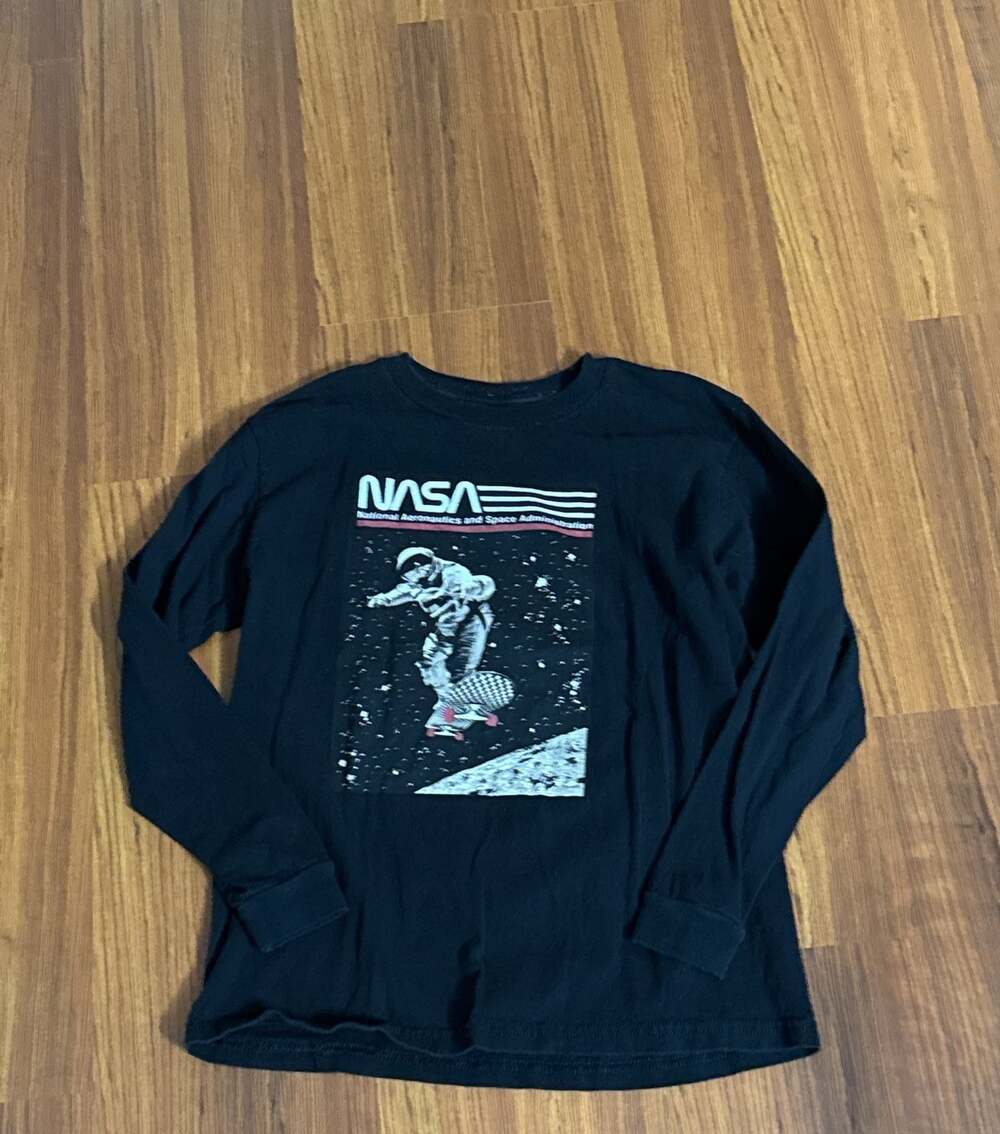 Kid Dangerous NASA Astronaut Skateboarding Graphic Long Sleeve Shirt Sz10